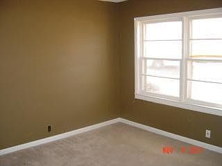 3rd image of 165 Denning Ln