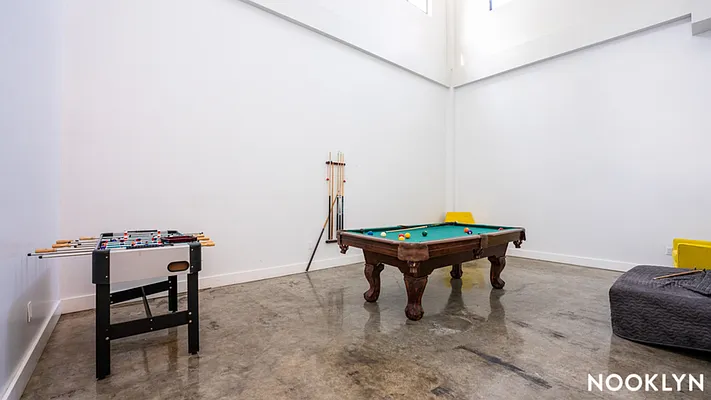 Rented by Nooklyn NYC LLC | media 19