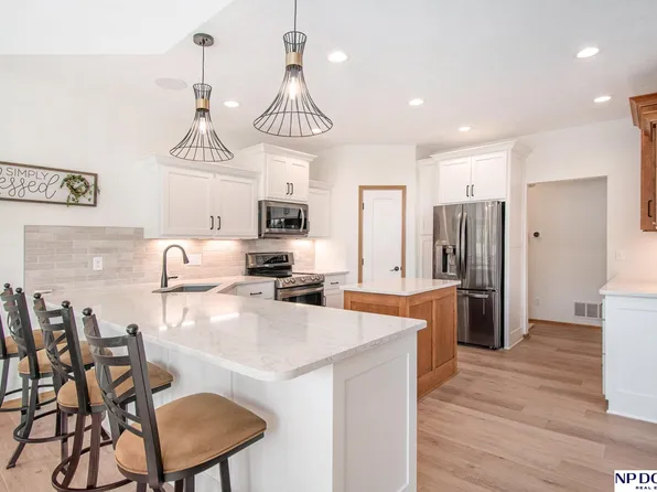 S 120 Cedar Ln, Fremont, NE 68025