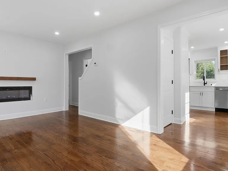 5633 Jamestown Rd — Photo 10