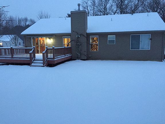3rd image of 525 Emerald Glen Dr