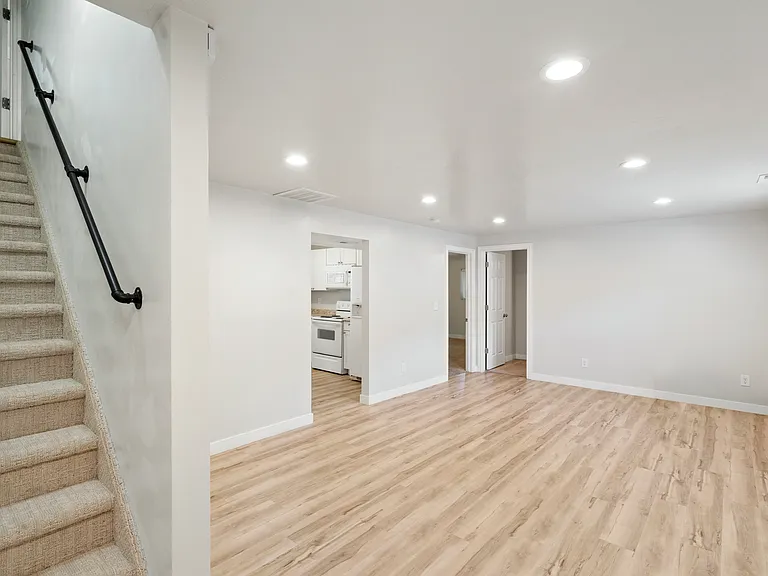 2569 N 2900 E — Photo 2