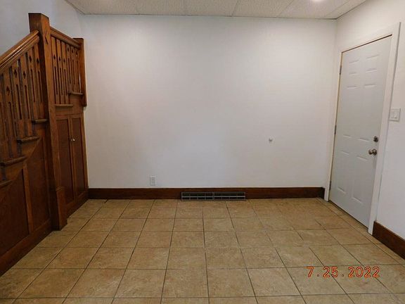 4th image of 301 E East St #A