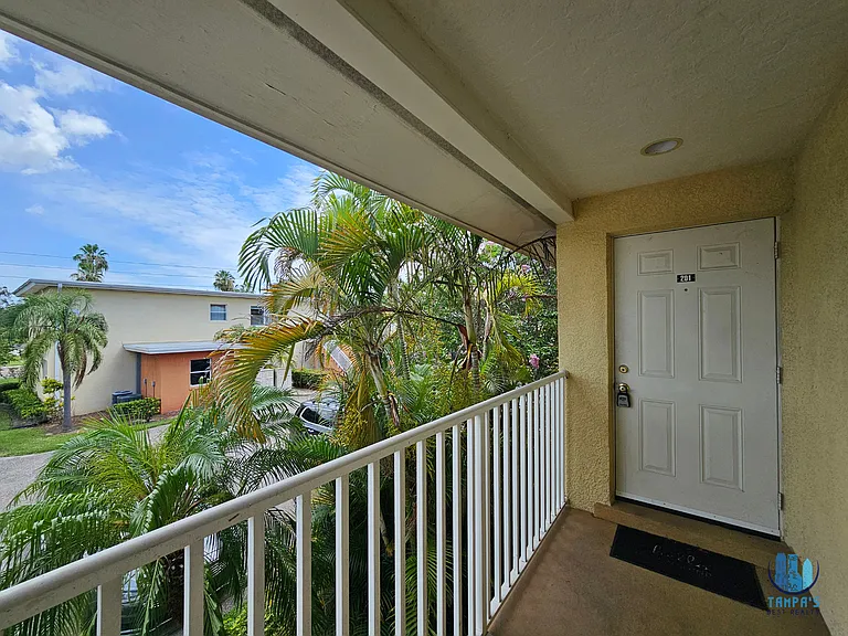 117 N Evergreen Ave #201 — Photo 12