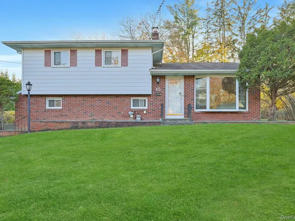 15 Kenwood Lane, New City, NY 10956