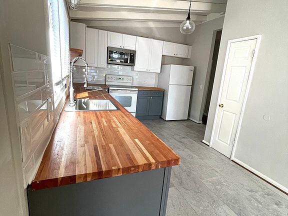 3rd image of 2645 Valmar Dr