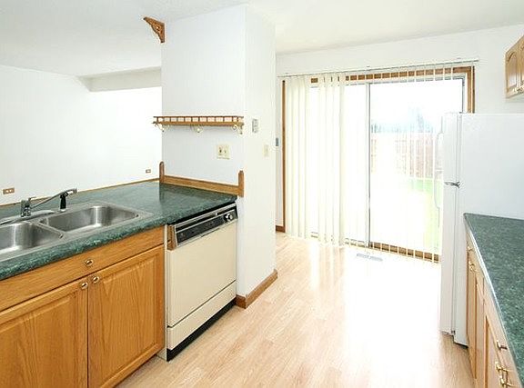 3rd image of 7665 Weymouth Cir