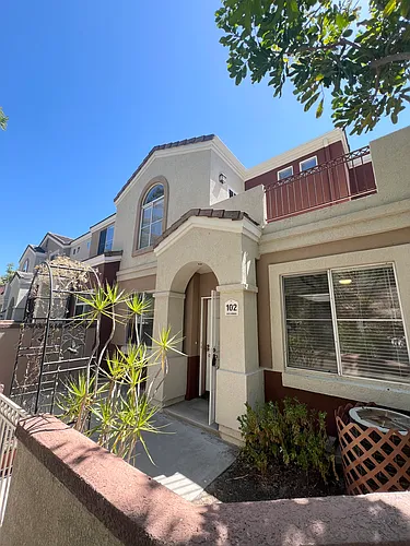 102 Santa Barbara Ct Photo 1