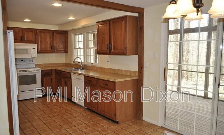 4035 Huckleberry Row — Photo 5