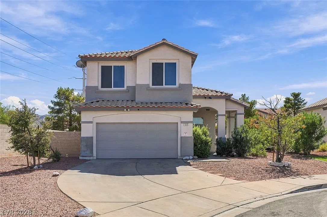 3 bed, 2.5 bath, 1564 sqft, $2,200 — Photo 2
