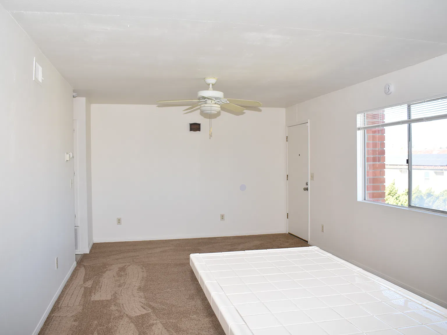2 bed, 600 sqft, $2,550 — Photo 2