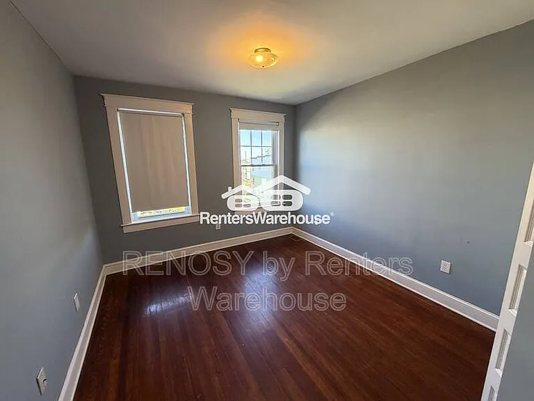 400 Lyndhurst St — Photo 11