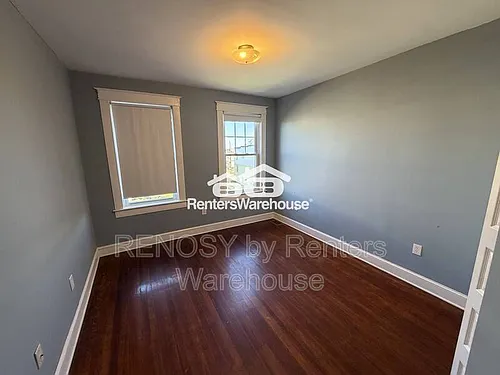 400 Lyndhurst St Photo 1