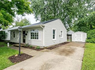 307 Meadows Ave, Bloomington, IL 61701