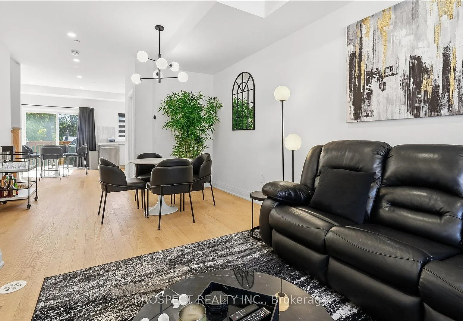 3 bed, $2,950 — Photo 3