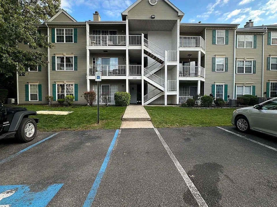 75 Iroquois Dr