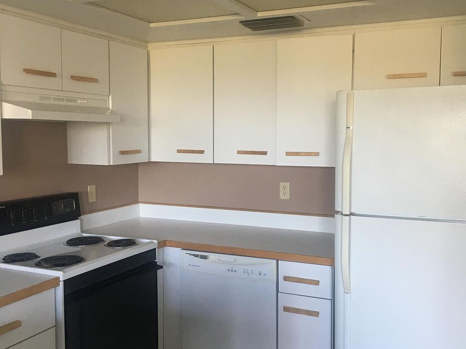 1st image of 726 N Highland Ave