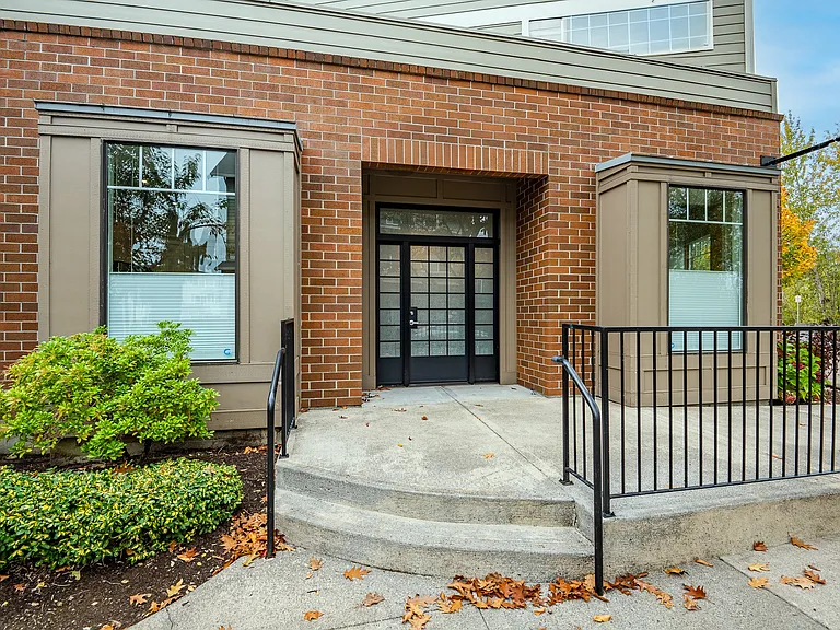 1497-1549 NE Market Dr — Photo 7