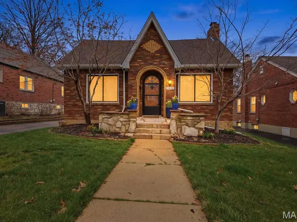 8016 Wynwood Dr, Saint Louis, MO 63123