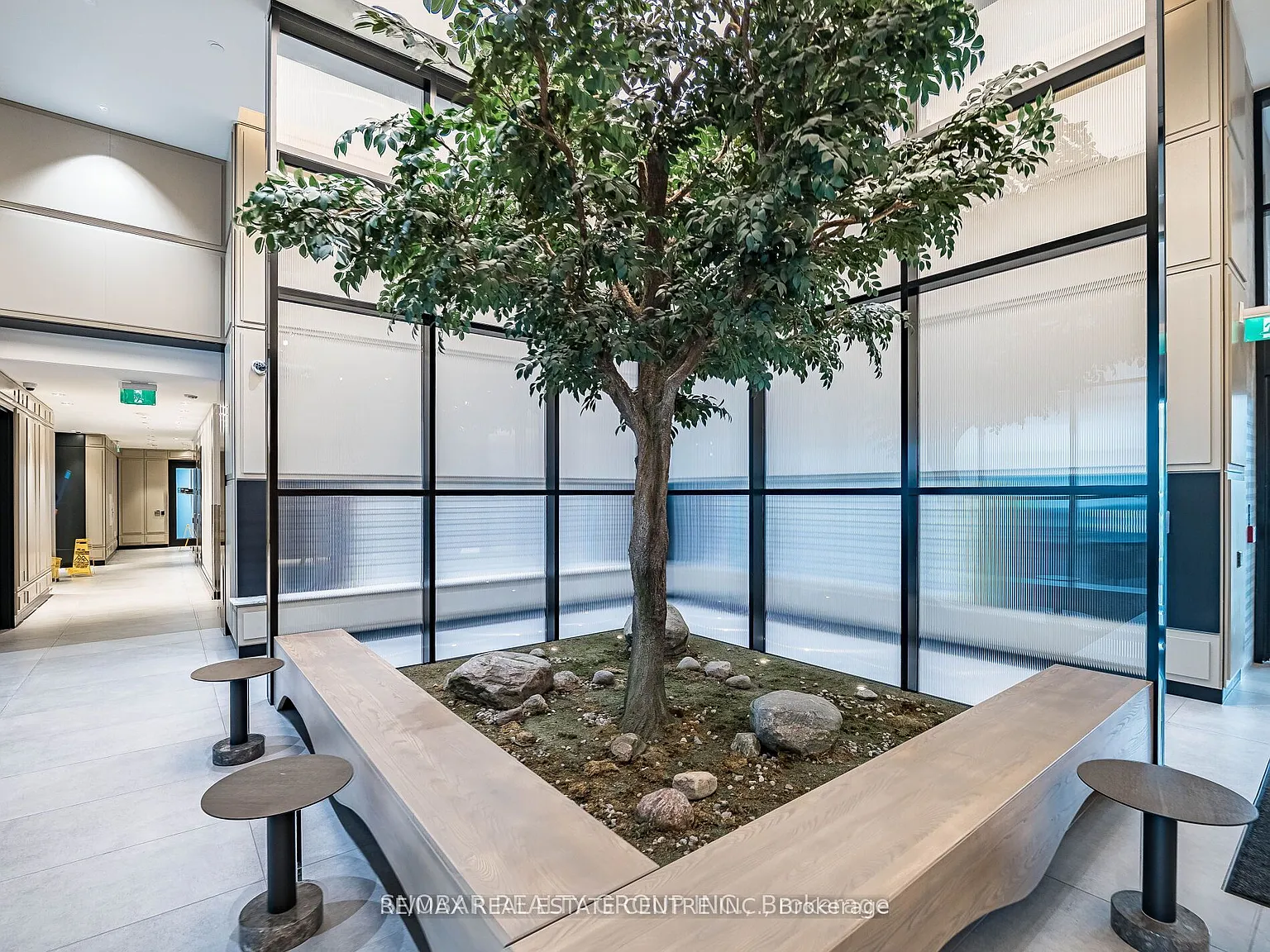 1 bed, $2,300 — Photo 4
