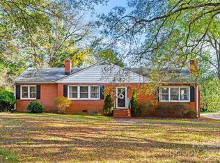 1328 Westbrook Cir, Gastonia, NC 28052