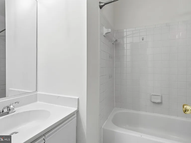 12214 Grassy Hill Ct — Photo 16
