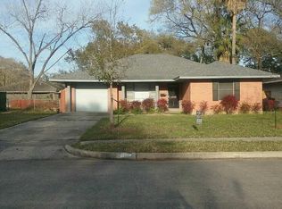 10405 Woodwind Dr, Houston, TX 77025