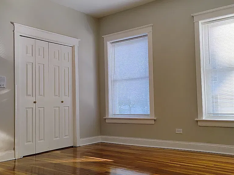2 bed, 900 sqft, $1,350 — Photo 2
