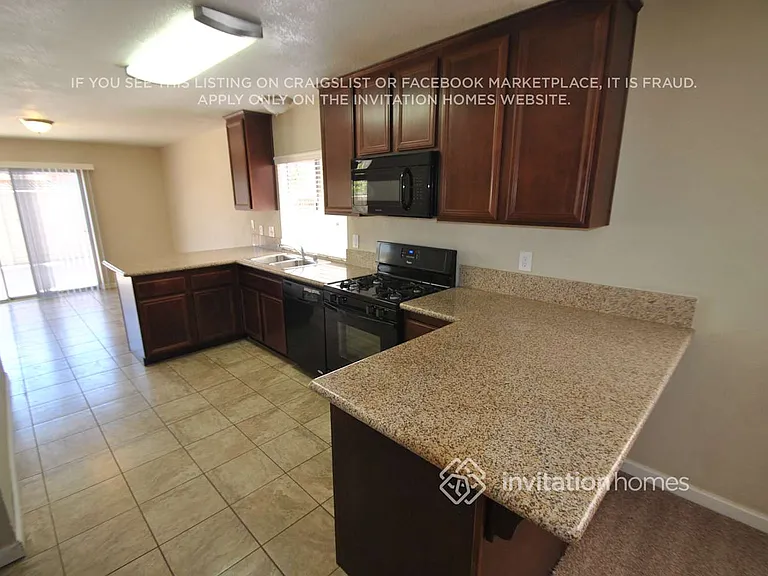 127 Peppertree Dr — Photo 8