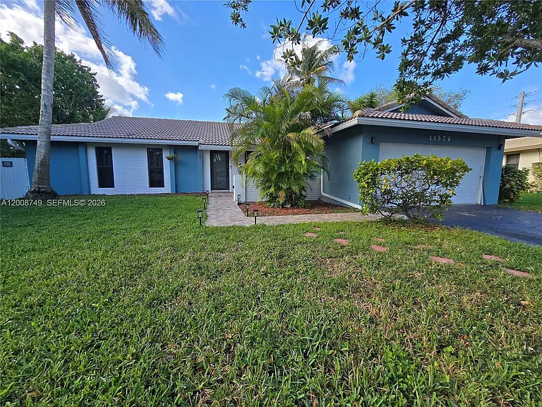 11578 NW 39th Pl — Photo 8