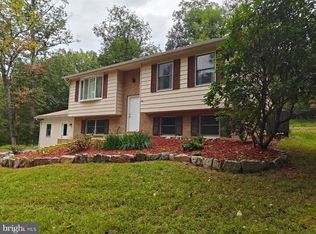 36 Snake Ln, Hedgesville, WV 25427