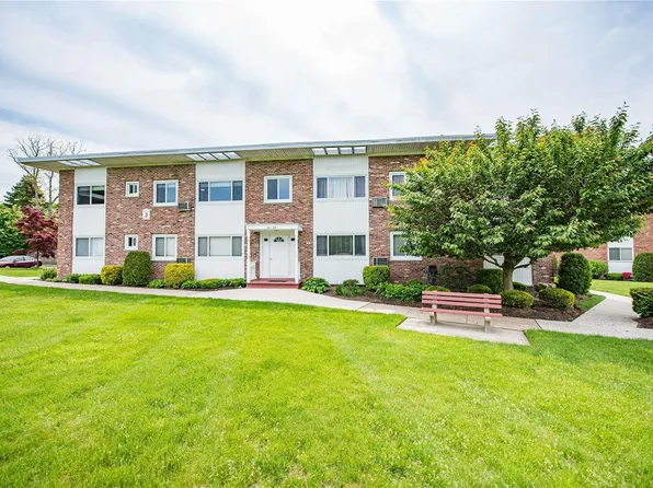 355 Route 111 #30, Smithtown, NY 11787