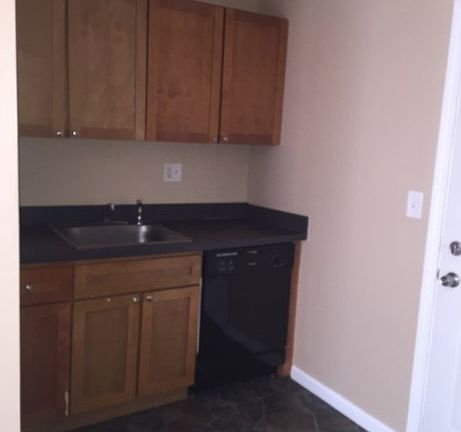 5th image of 31 Whittier St APT 1A