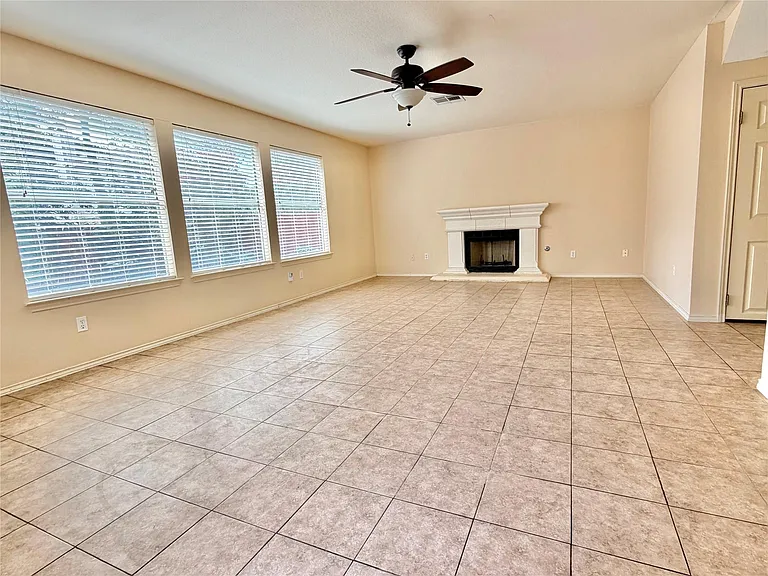 9341 Bernoulli Dr — Photo 5