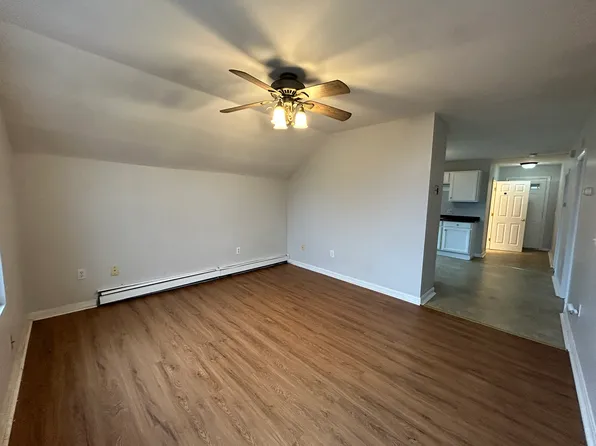 4 Carlstad St #2, Worcester, MA 01607