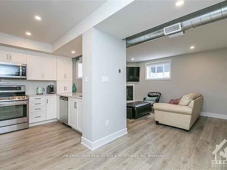 846 Rockson Cres #C — Photo 13