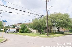 1st image of 302 W Evergreen St APT 7