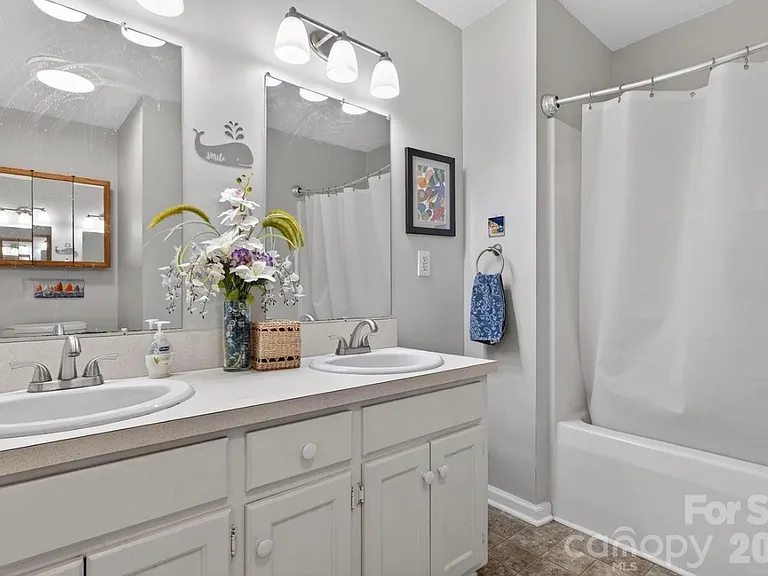 1665 Sherwood Ct — Photo 18
