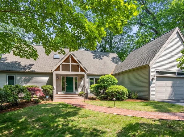 16 Livermore Ln, Weston, MA 02493
