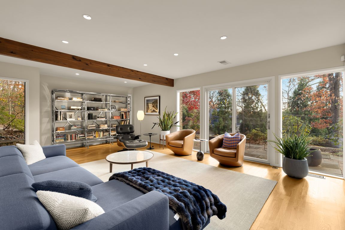 next background image