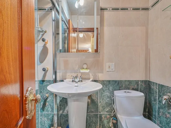 1827 78th Street image 9 of 20