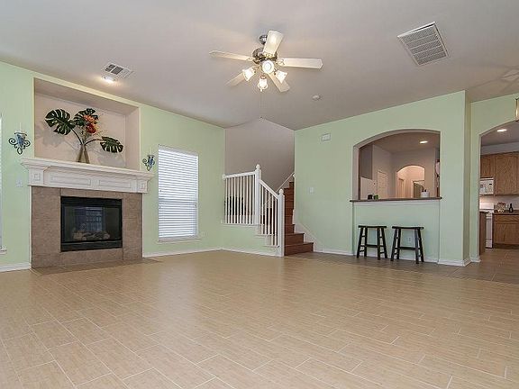 4th image of 1729 Forsythe Dr