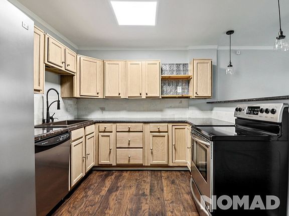 4th image of 2908 Country Place Cir