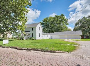325 S Evergreen St, Onarga, IL 60955