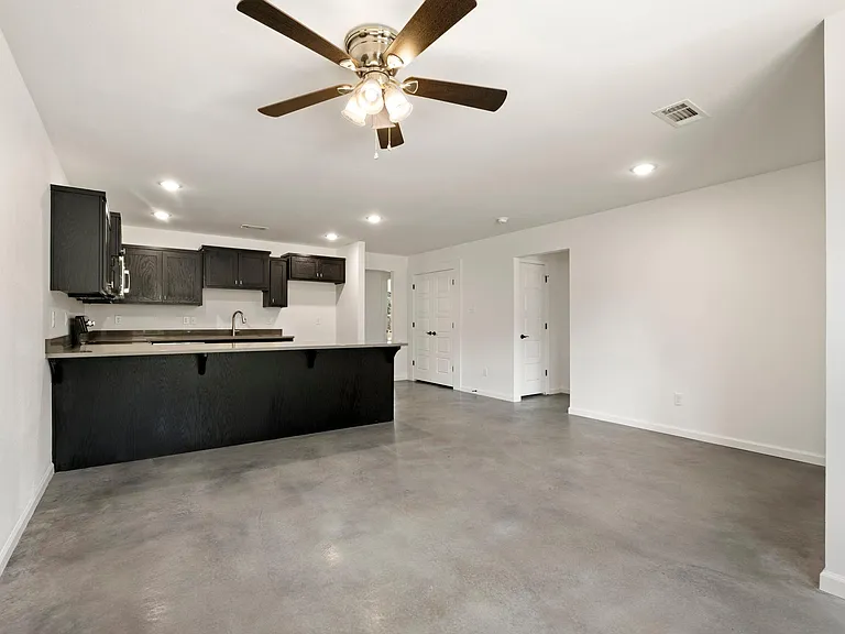 705 Supreme Ct — Photo 4