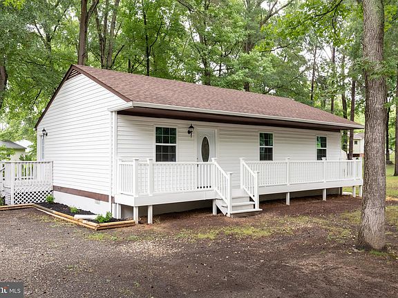 2nd image of 207 Hampton Dr