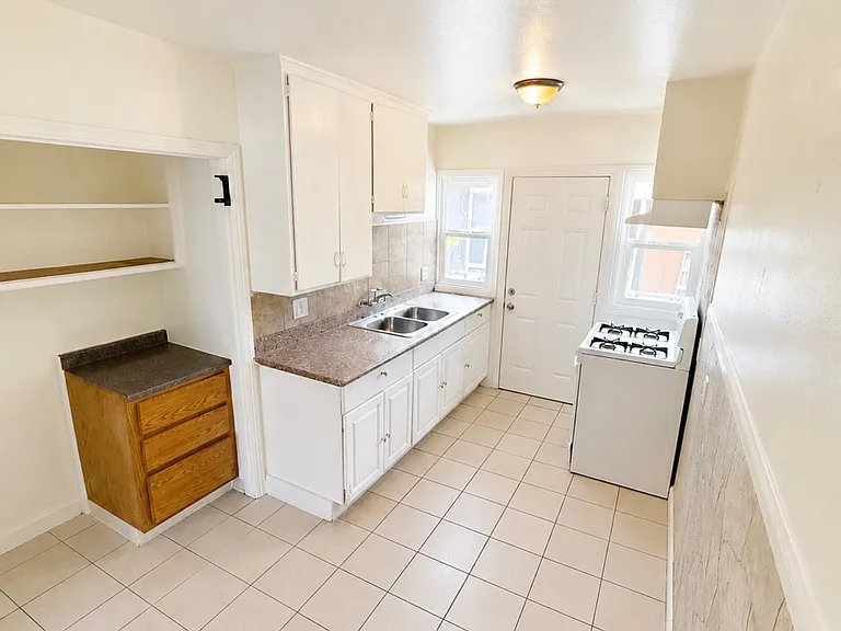 1095 E Nocta St #C — Photo 6