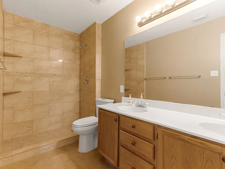 6315 Regency Ln — Photo 24