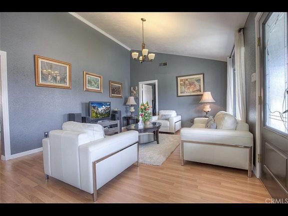 4th image of 4311 Glenroy Ct