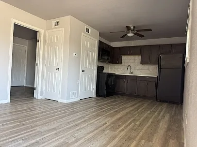 2834 Cedar Cir #3 — Photo 3
